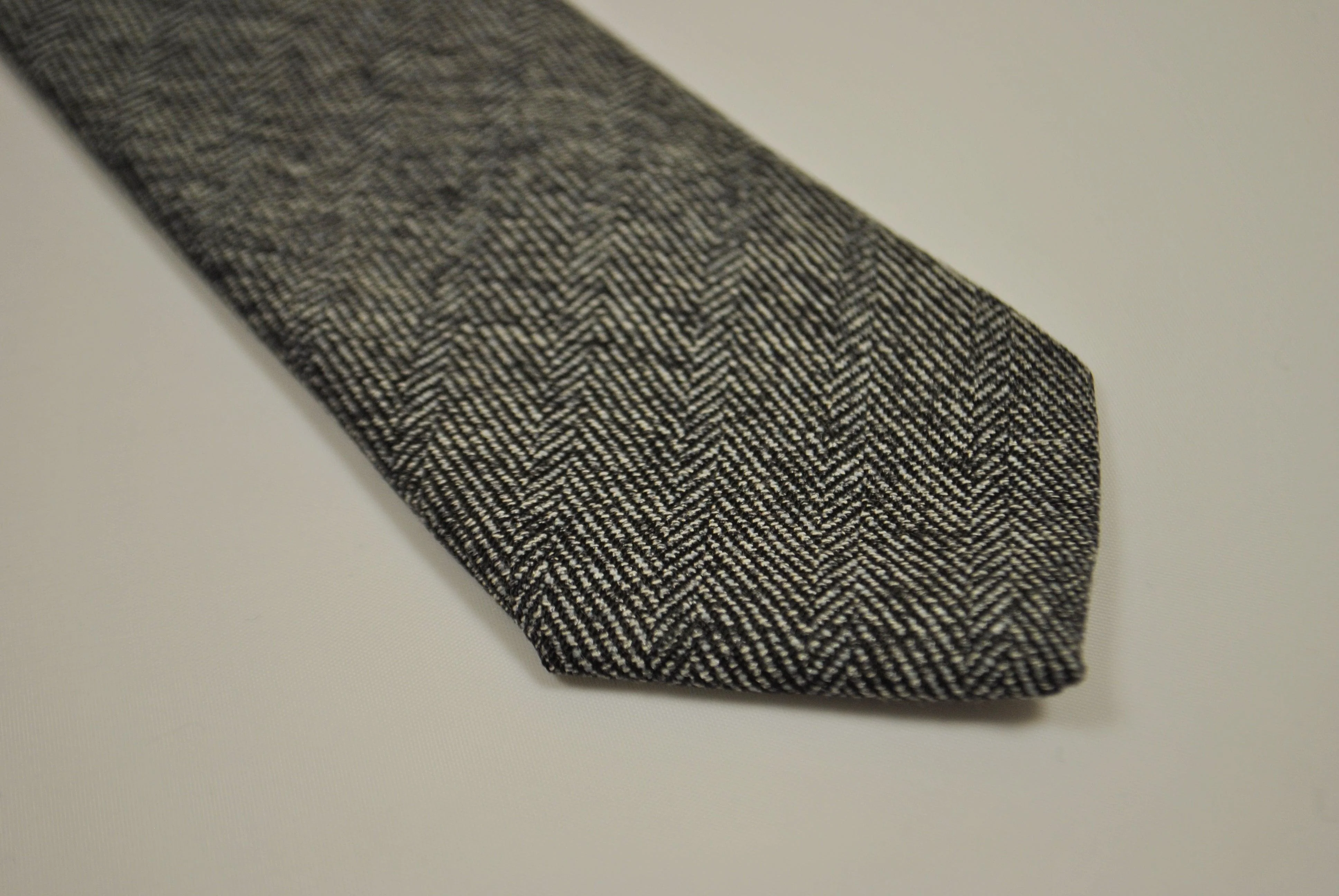 black and white herringbone tweed/wool tie - Image 3