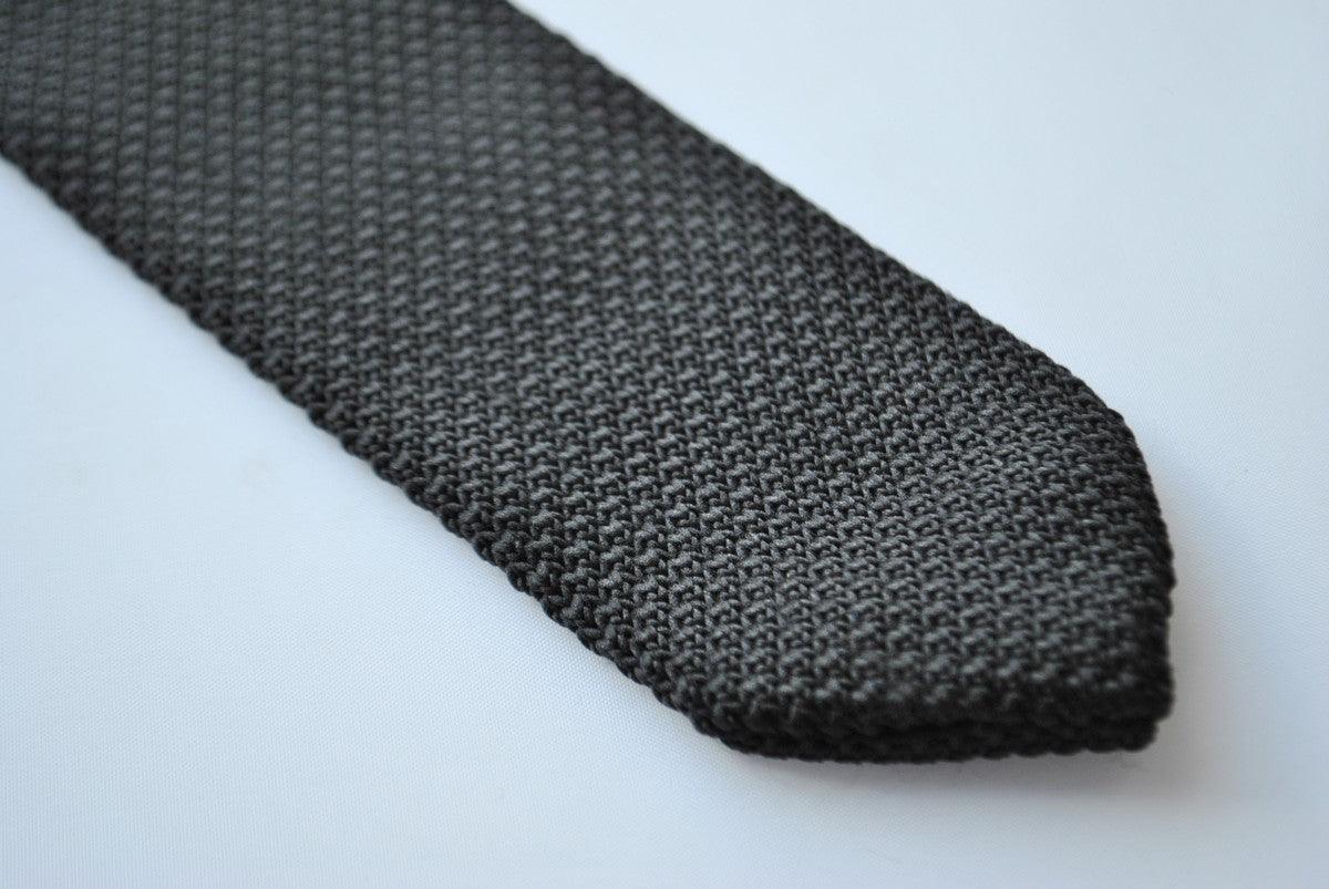 black tie skinny knitted tie with pointed end - Image 4