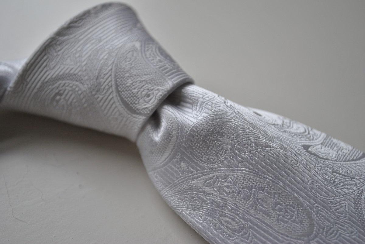silver tie with paisley design - Image 4
