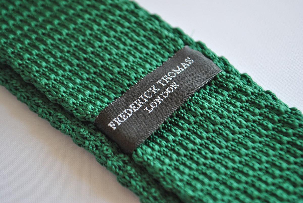 green skinny knitted tie with white tip - Image 4