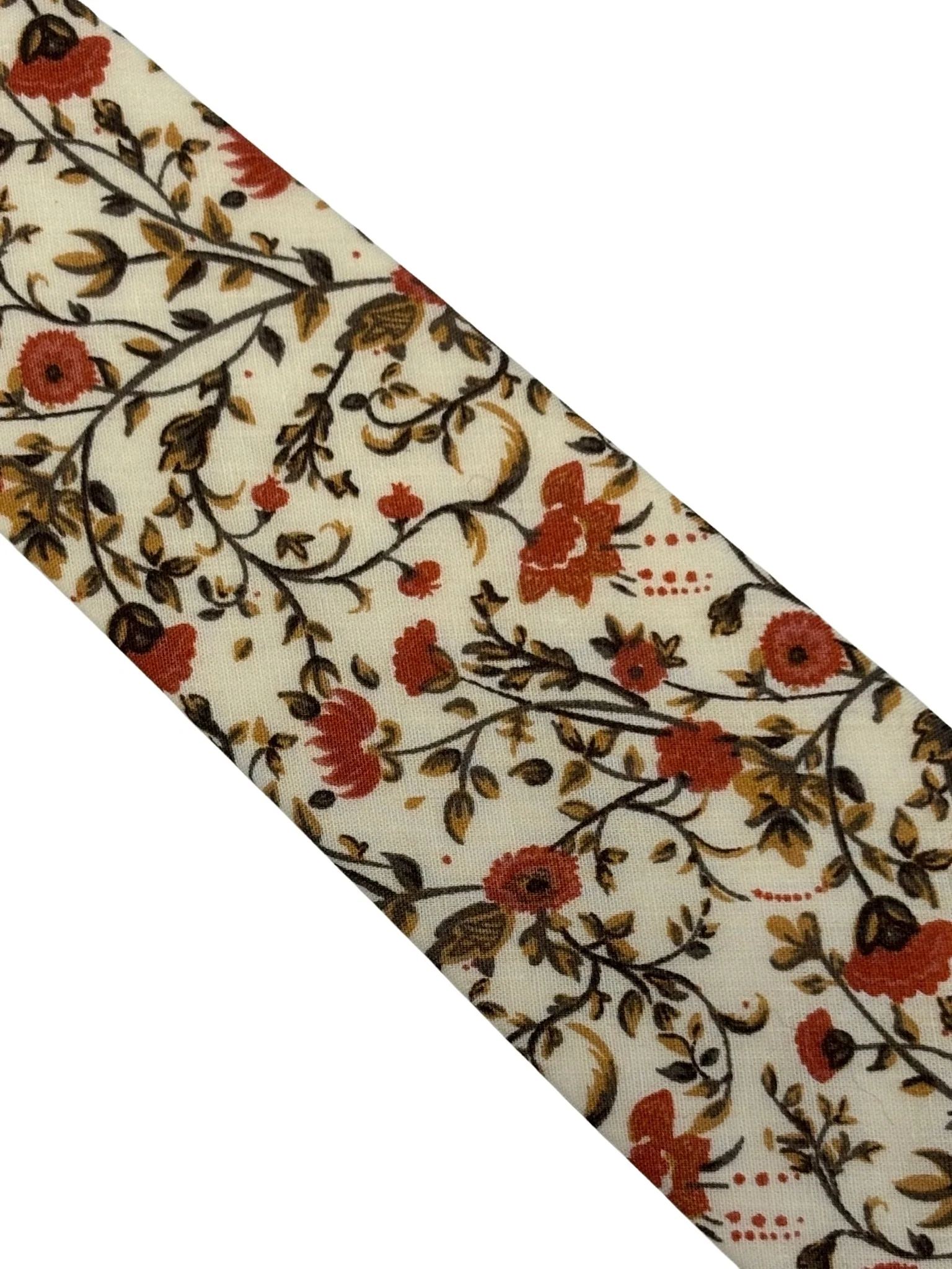 Liberty style red climbing English wildflower design tie - Image 3