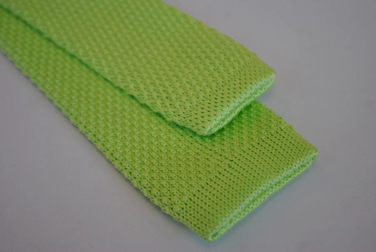 plain light spring green skinny knitted tie - Image 2