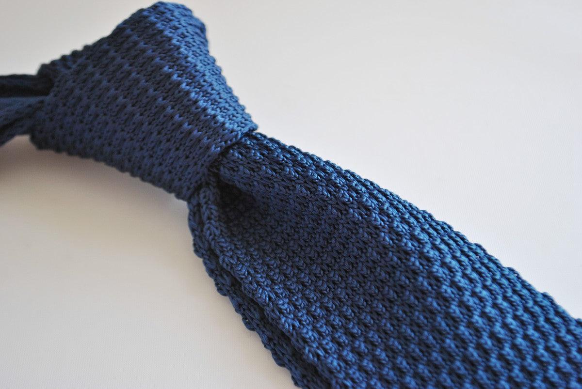 navy blue skinny knitted tie with powder pink tip - Image 3