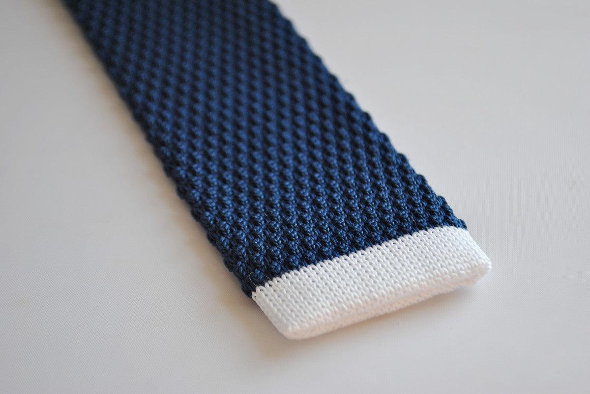 navy blue skinny knitted tie with white tip - Image 2