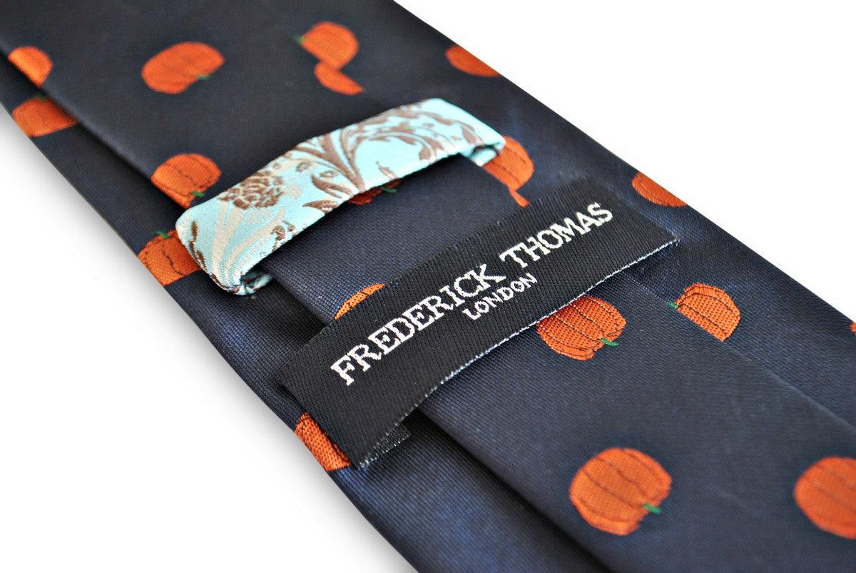 Navy tie with pumpkin design - Image 4