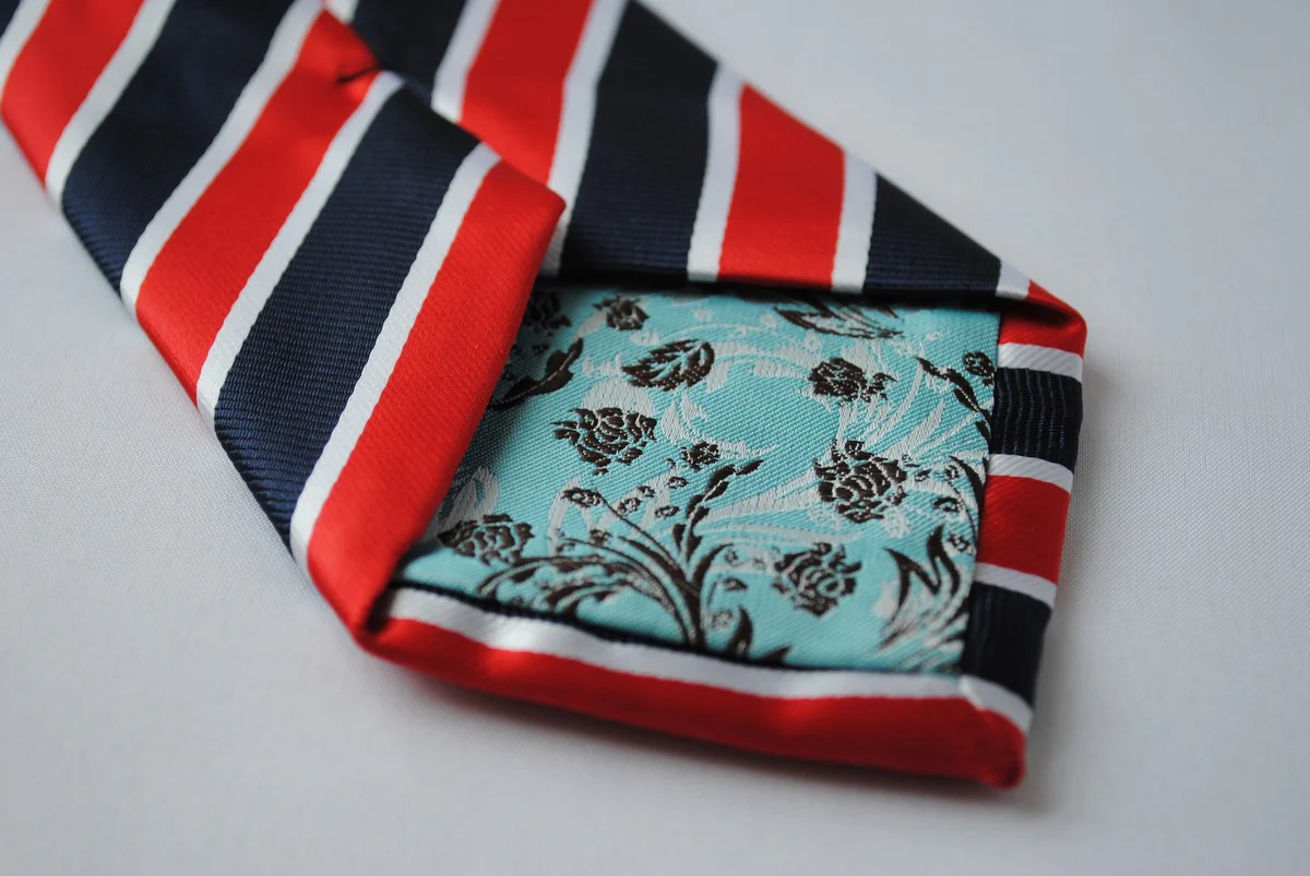 navy tie with red and white stripes - Image 2