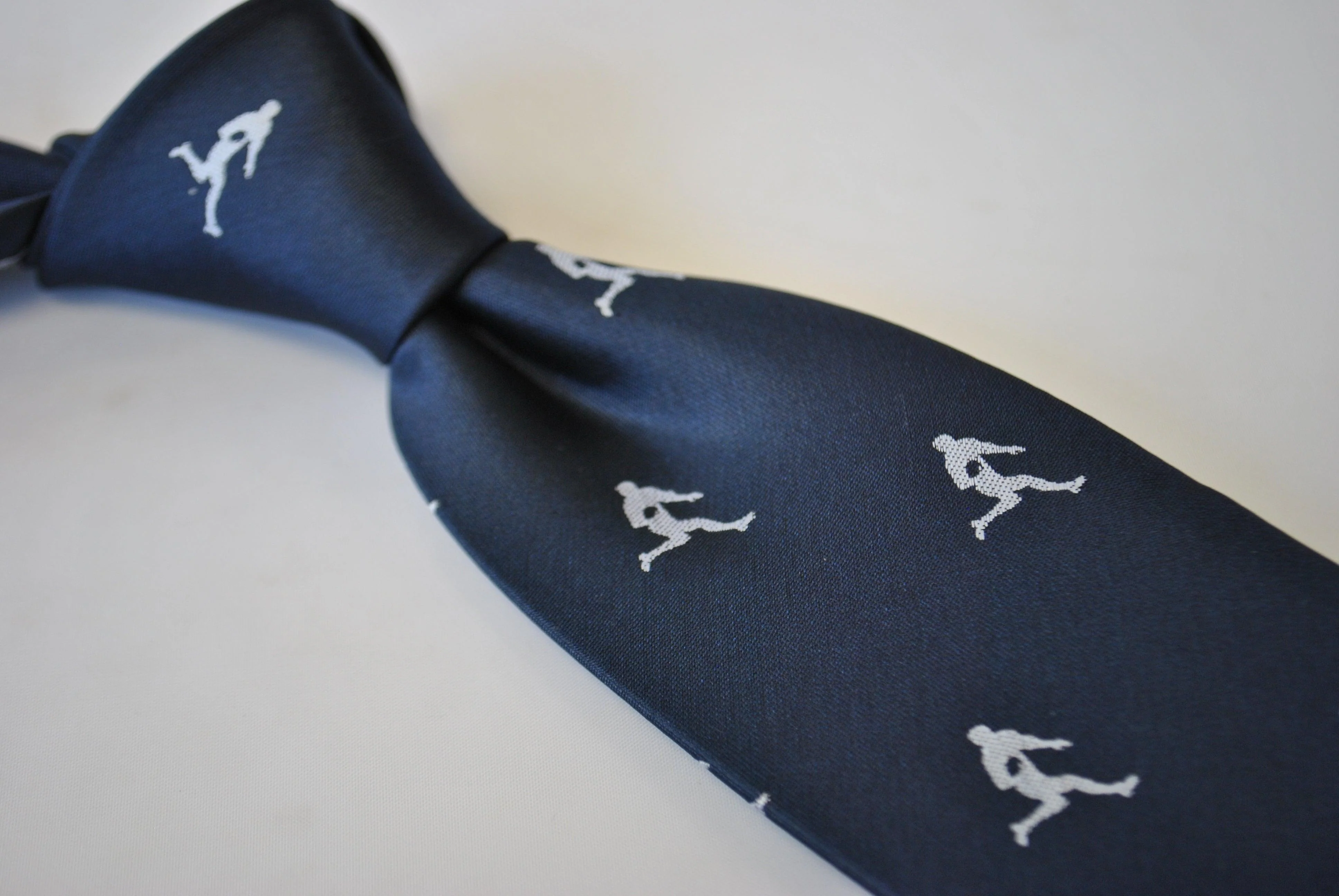 navy tie with rugby player silhouette design - Image 4