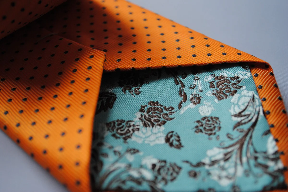 orange tie with black polka dots - Image 3