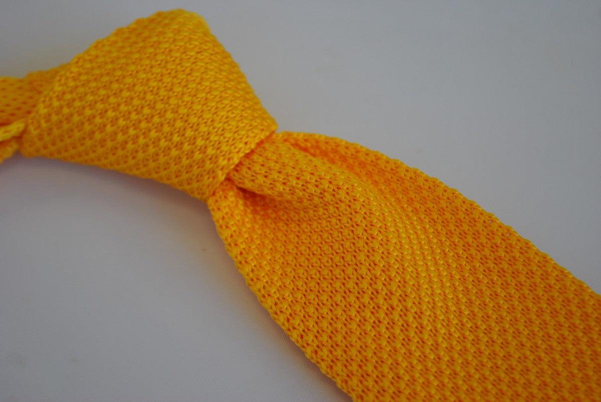 plain gold yellow knitted tie with pointed end 8cm - Image 2