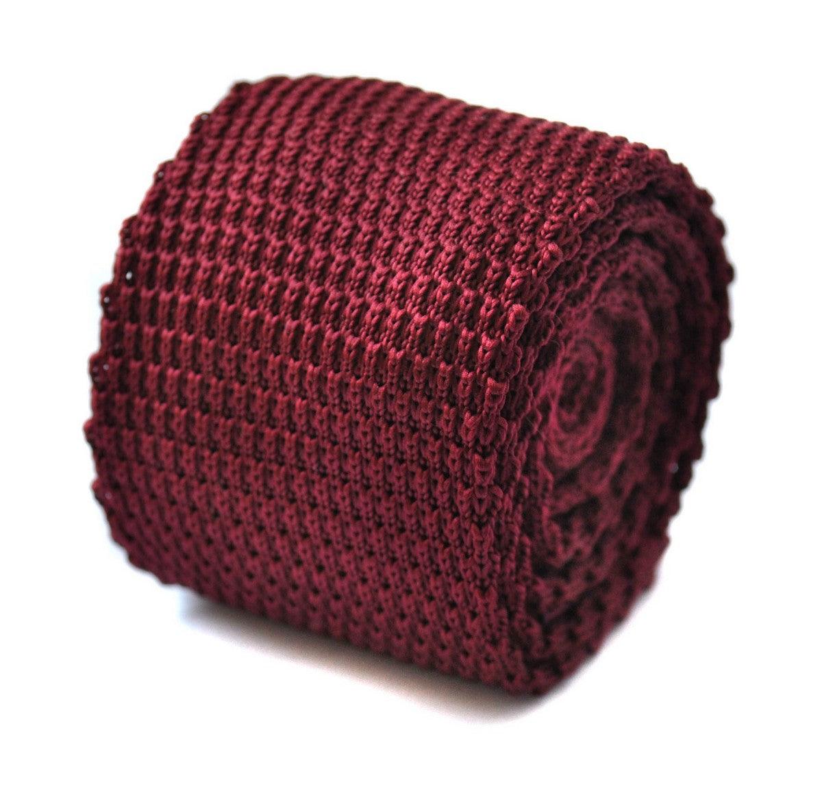 plain maroon skinny knitted tie with pointed end