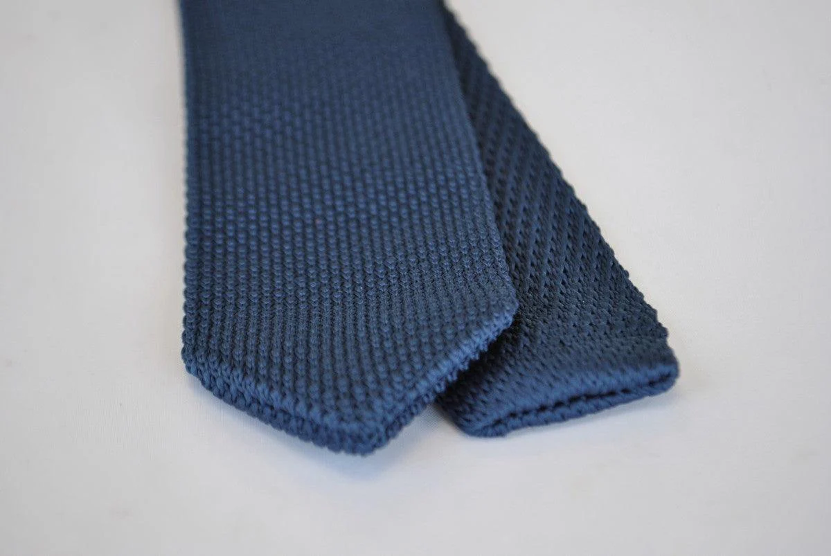 plain navy blue knitted tie with pointed end in standard 8cm width - Image 3