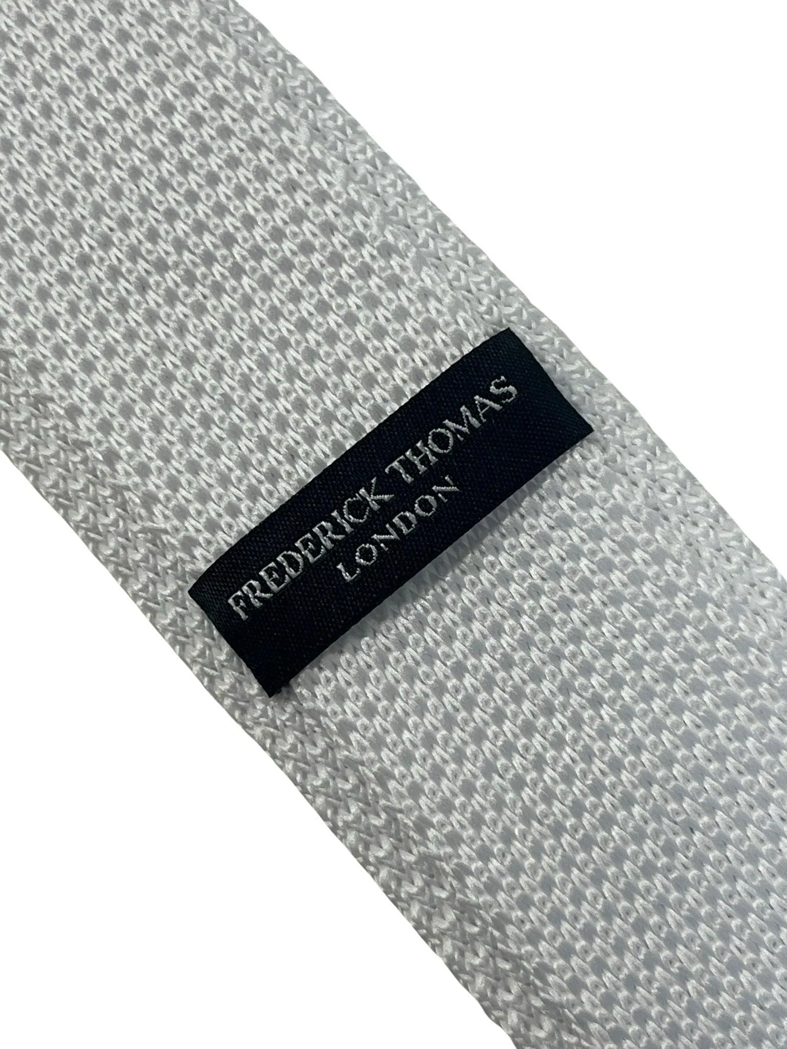 Plain white knitted skinny  tie - Image 3