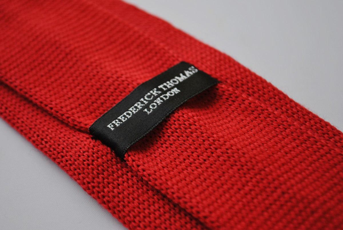 red skinny cable knit tie - Image 4