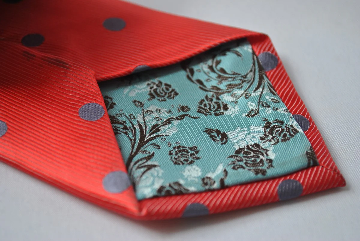 red tie with grey polka dots - Image 3
