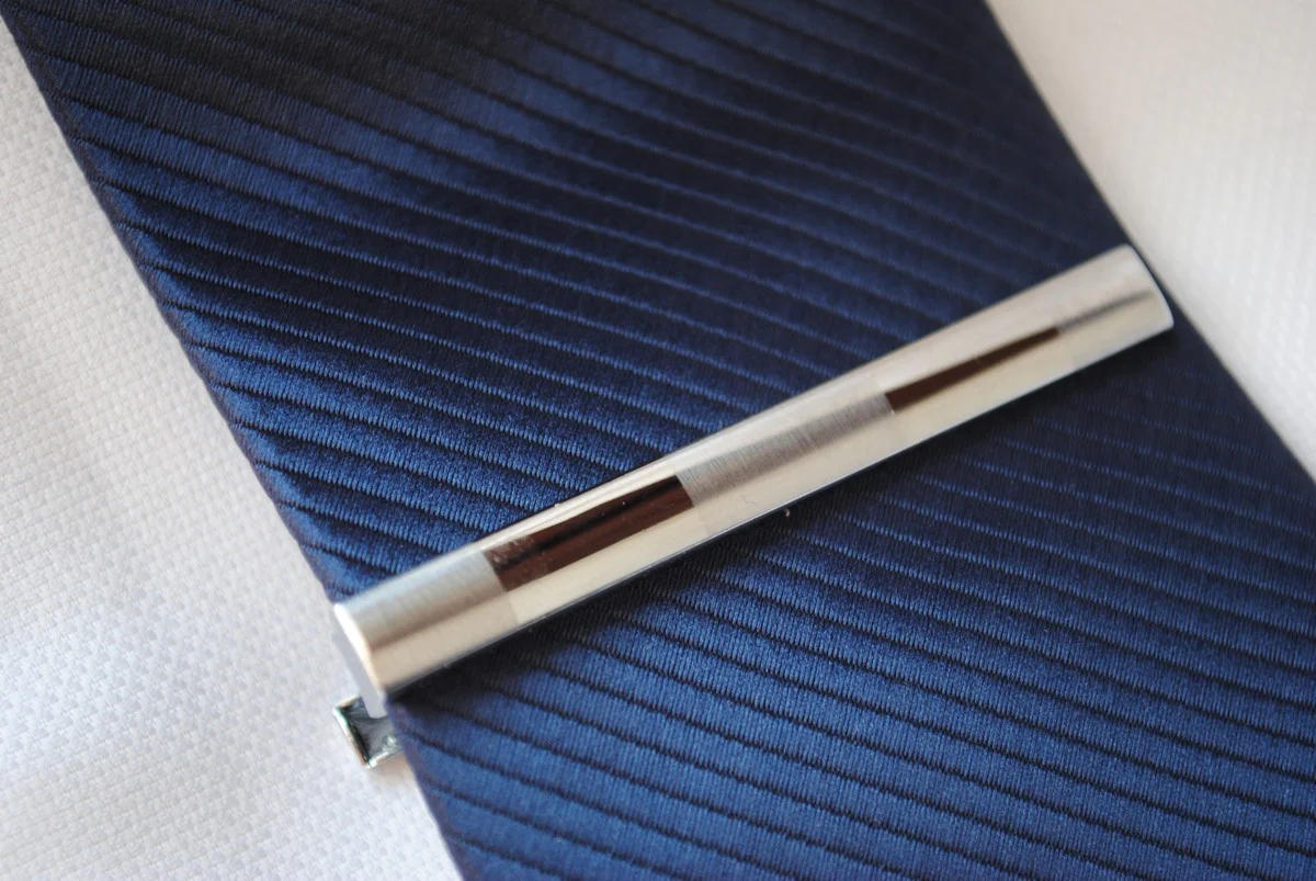 silver tie clip with three stripes - Image 2