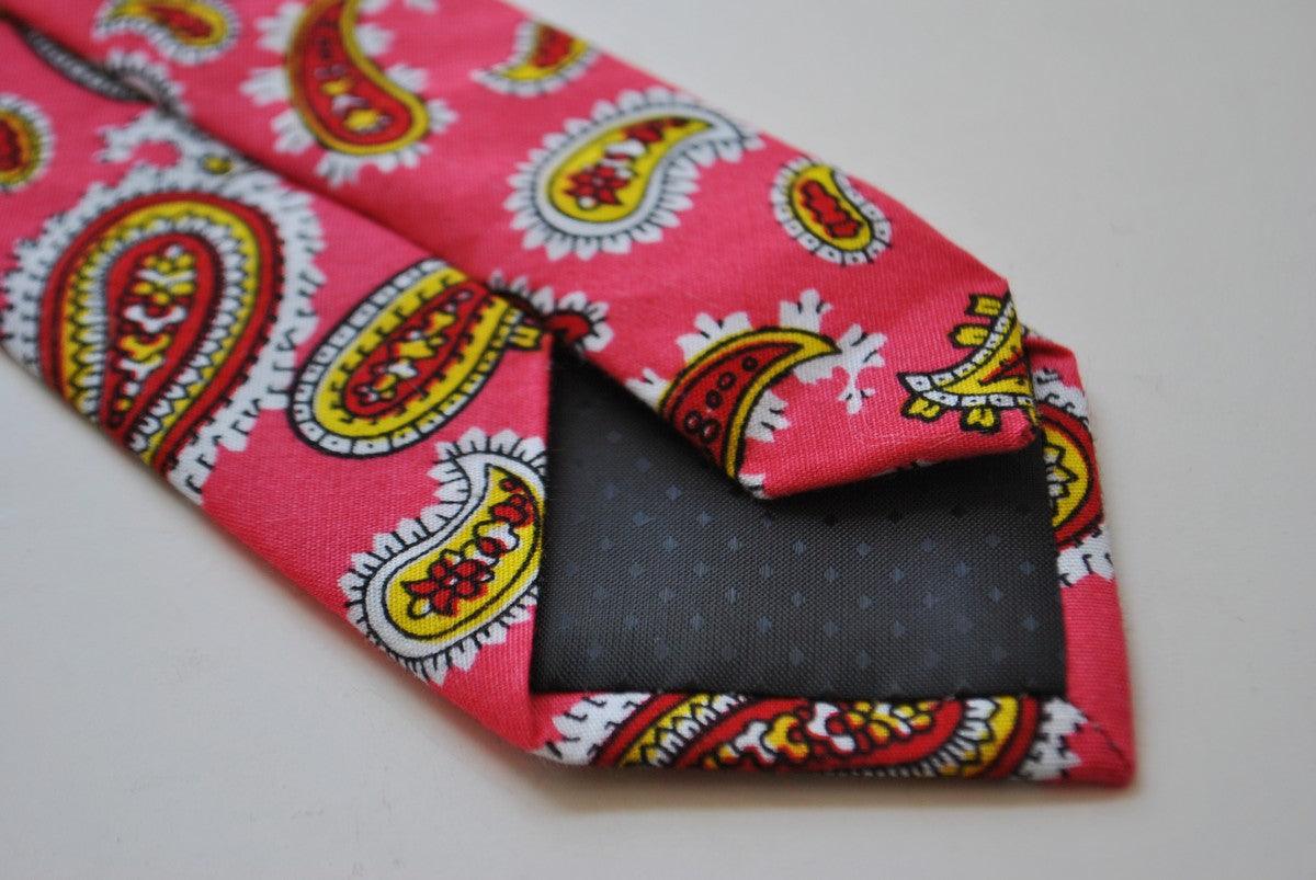 skinny linen bright pink paisley design - Image 3