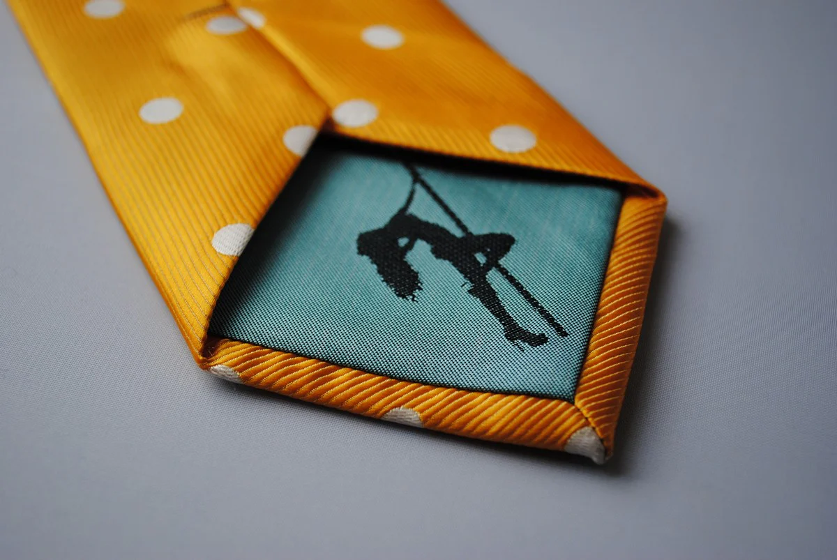 yellow tie with white polka dots - Image 4